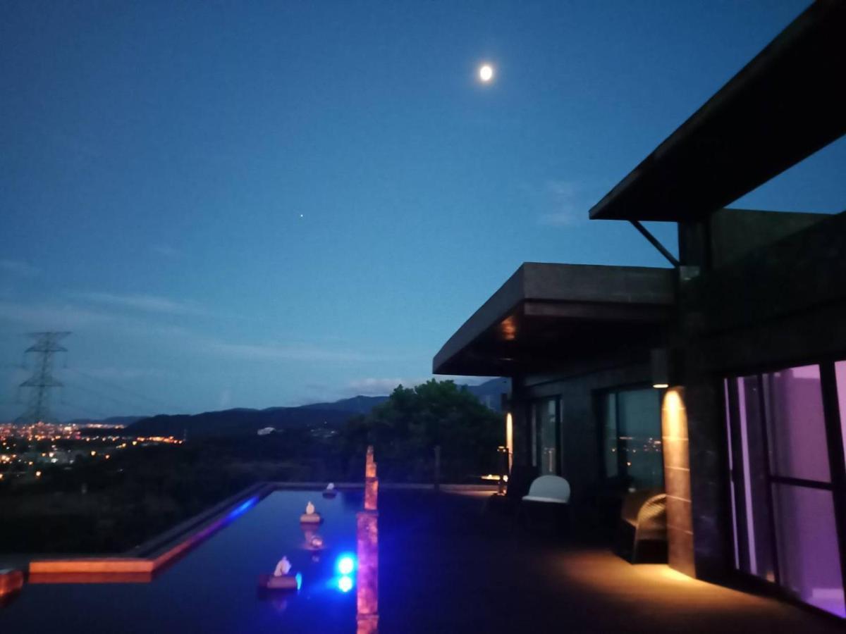 月光石-蘭陽夜景民宿 Dayin エクステリア 写真